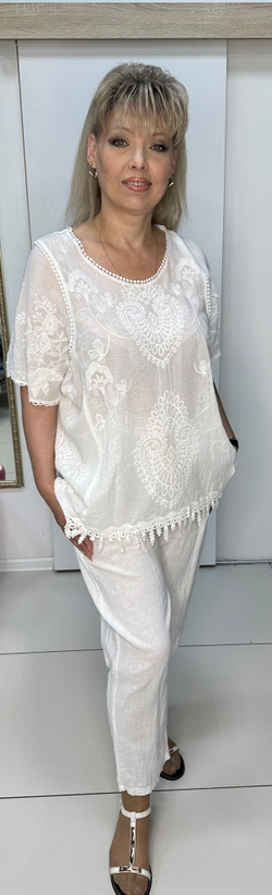 Белый нарядный ажурный блузон