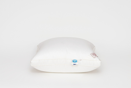 Подушка трехкамерная 3D средняя с бортиком 68х68 German Grass King Down