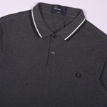Темно-серое лонгслив-поло Fred Perry с спокойными акцентами, M slim