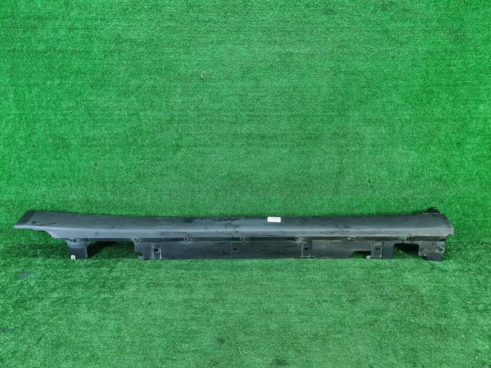 Накладка порога правая BMW X2 F39 (2017-2023)