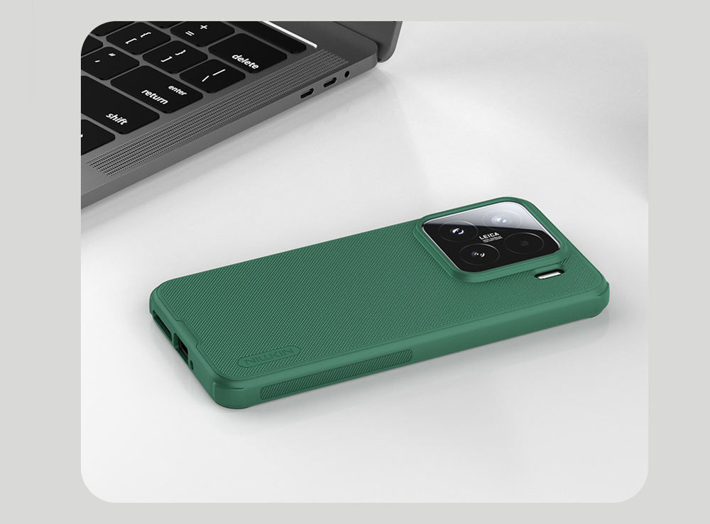 Чехол зеленого цвета (Dark Green) от Nillkin c поддержкой MagSafe для Xiaomi 15, серия Super Frosted Shield Pro Magnetic Case