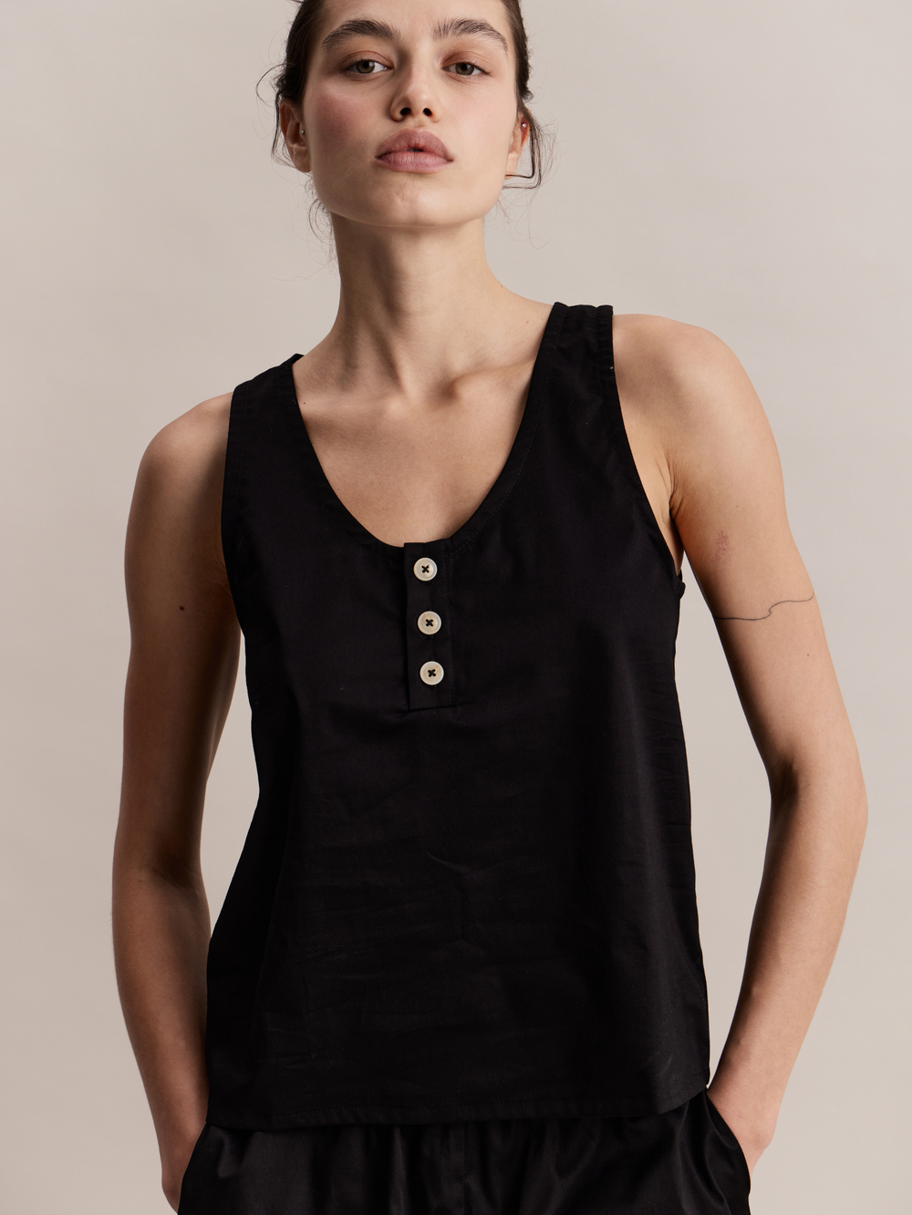 Топ Lou top in Black