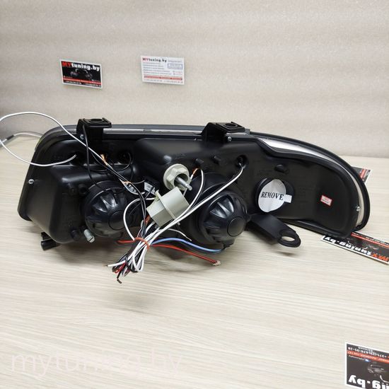 Передние фары VW Passat B5 angel eyes chrome