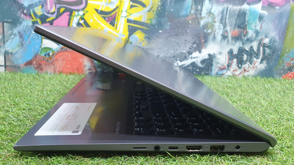 Ноутбук ASUS Ryzen 3/4 Gb/Radeon 540X 2 Gb/FHD