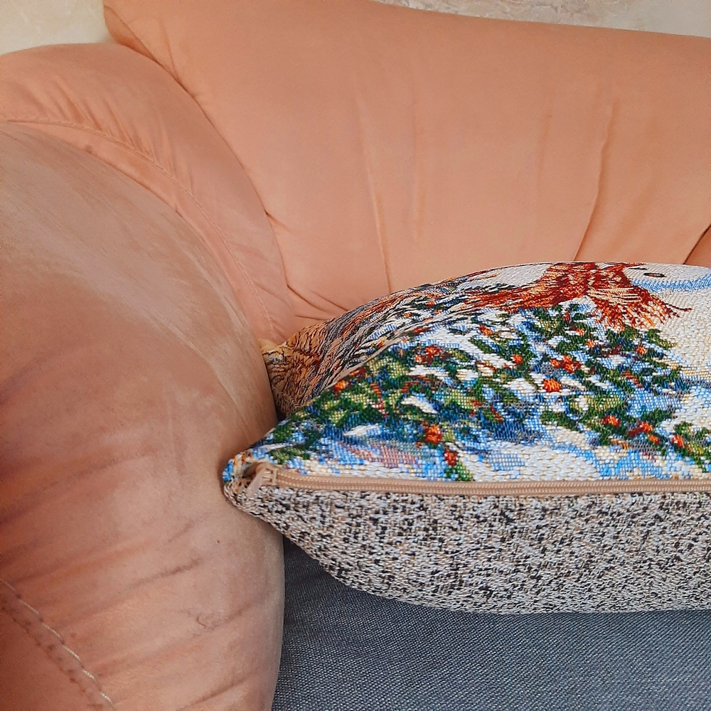 Наволочка гобеленовая декоративная для интерьерной подушки Девочка и Снеговик 47*47