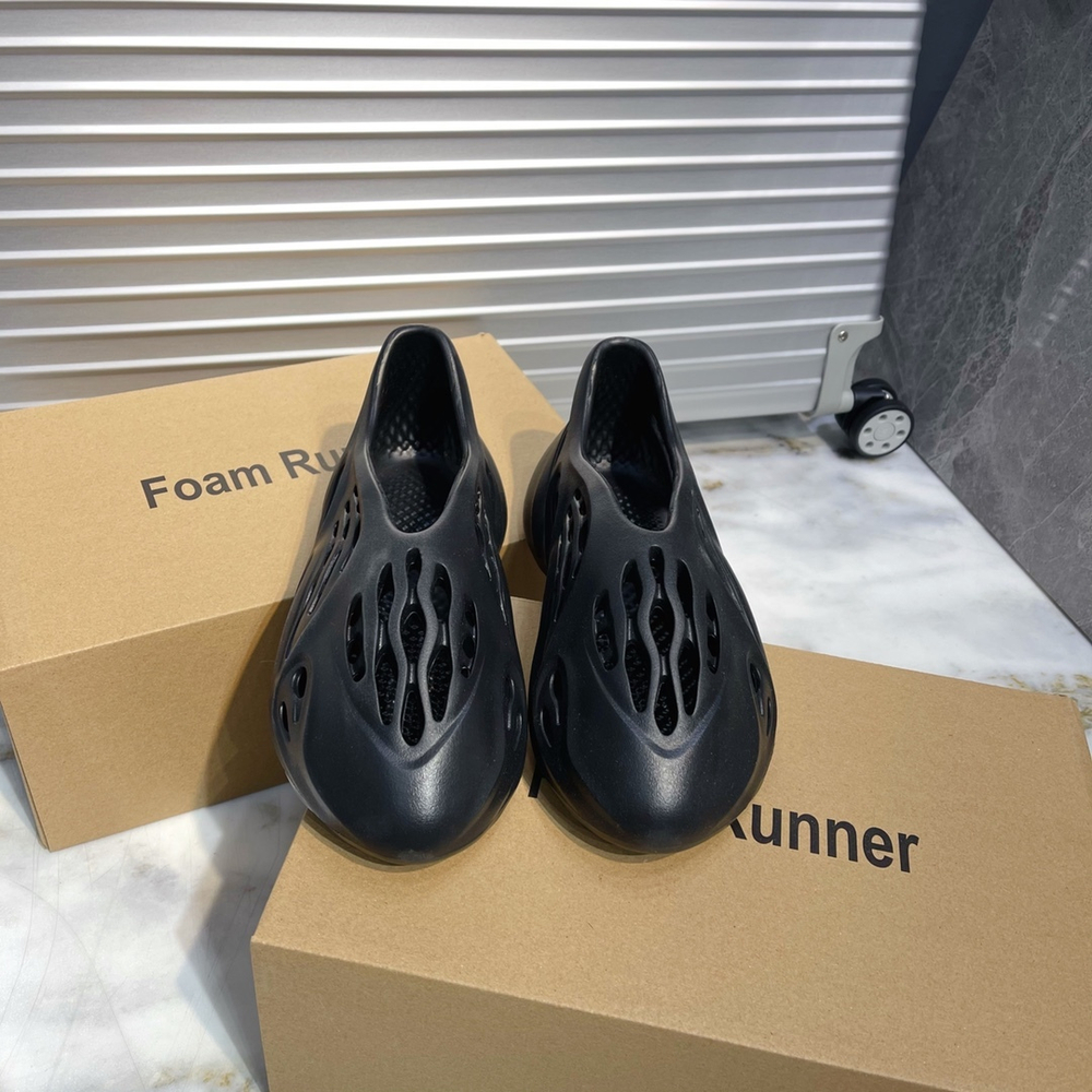 Adidas Yeezy Foam Runner