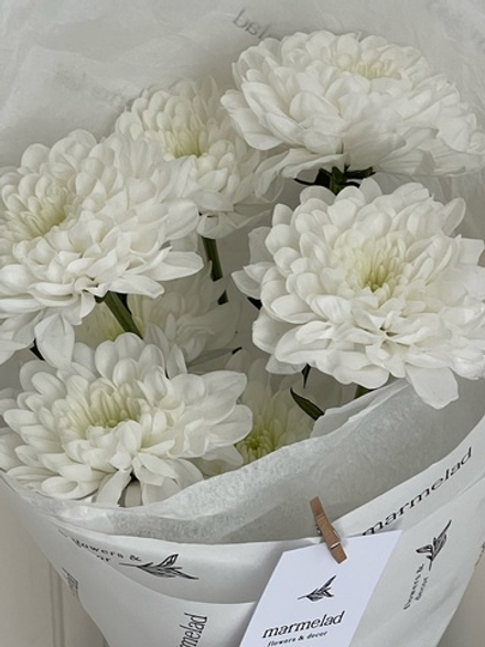 Кулёк с хризантемой