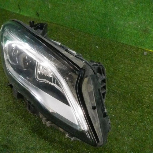 Фара правая Mercedes GLA x156 (2017-2020) LED