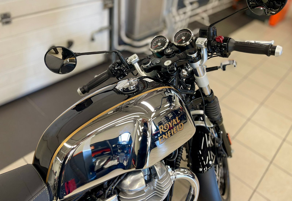 Royal Enfield 650 CONTINENTAL GT (MR Clean)