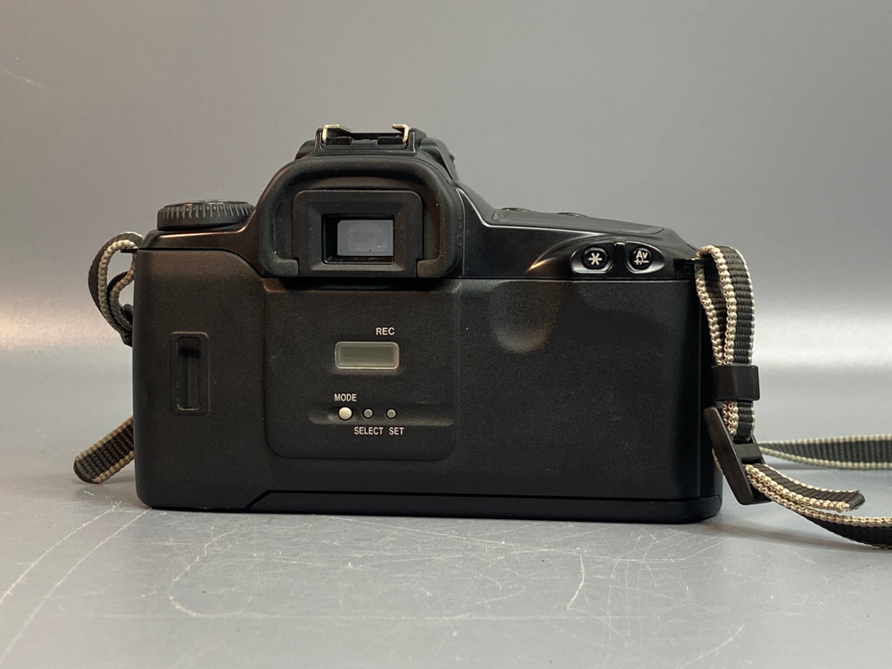 Canon EOS 3000 kit EF 38-76mm 4.5-5.6