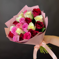 Flower bouquet of 25 Kenyan roses mix