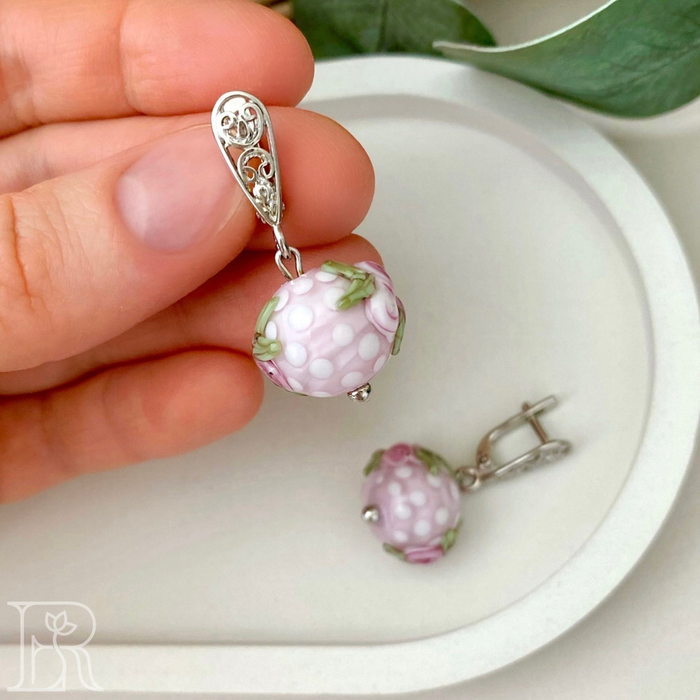 LEFIREL' Серьги серебряные женские "Шебби" с бусинами из муранского стекла / ювелирные украшения из родированного серебра 925