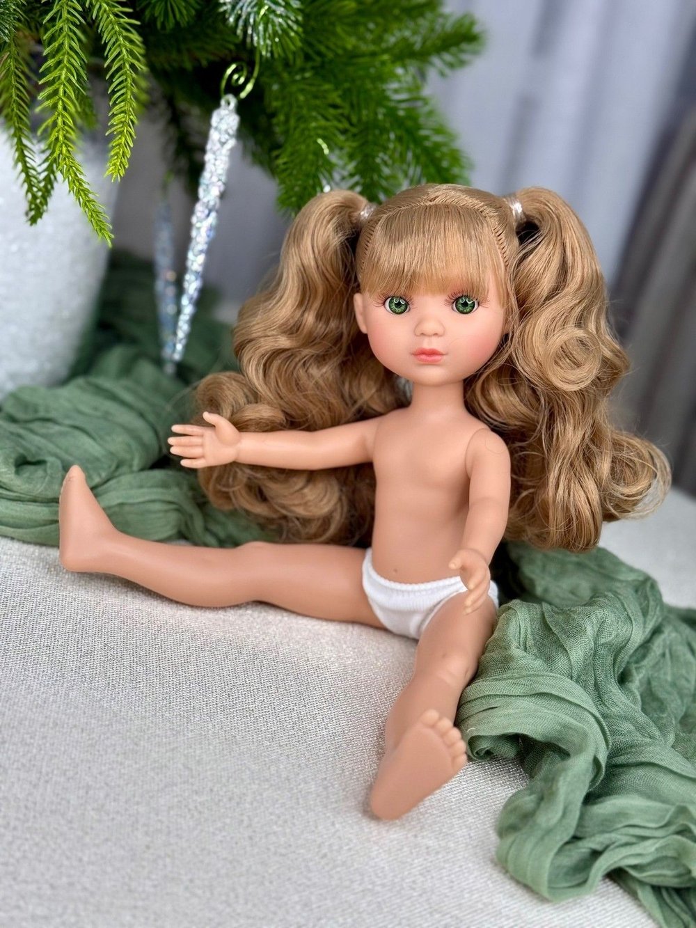 Кукла BERJUAN виниловая 35см Ева без одежды (2837)