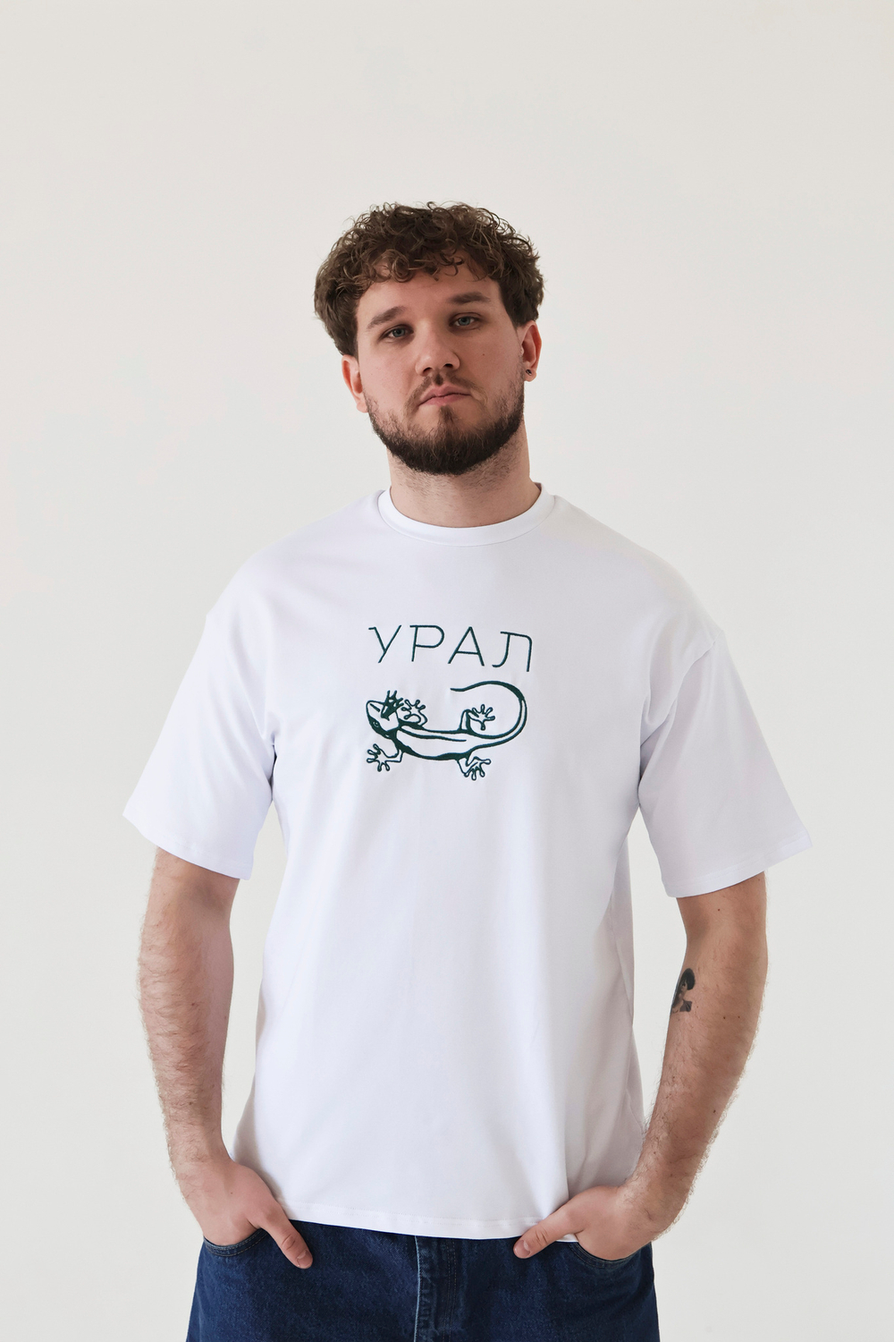 Футболка "Урал.Пастернак.Вышивка" белая