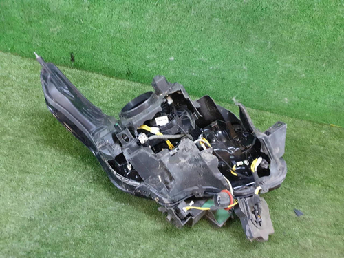 Битая Фара левая Range Rover Vogue 4 (2012-2017) ксенон