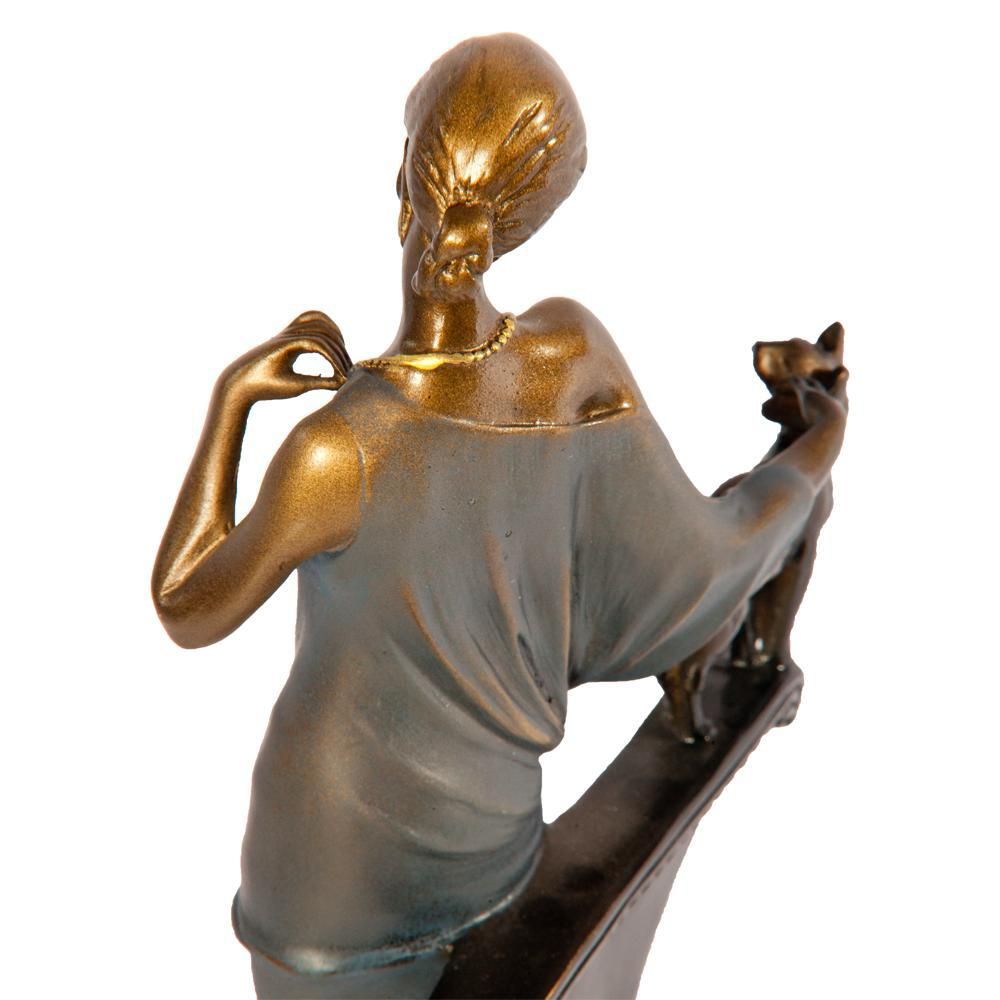Статуэтка Девушка с кошкой