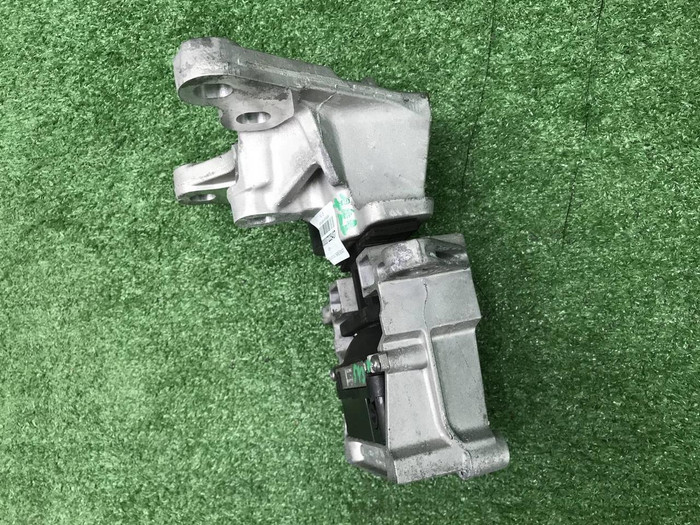 Подушка ДВС правая LR Discovery Sport (2019-н.в.)