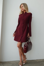 Платье силуэта песочные часы с пуговицами