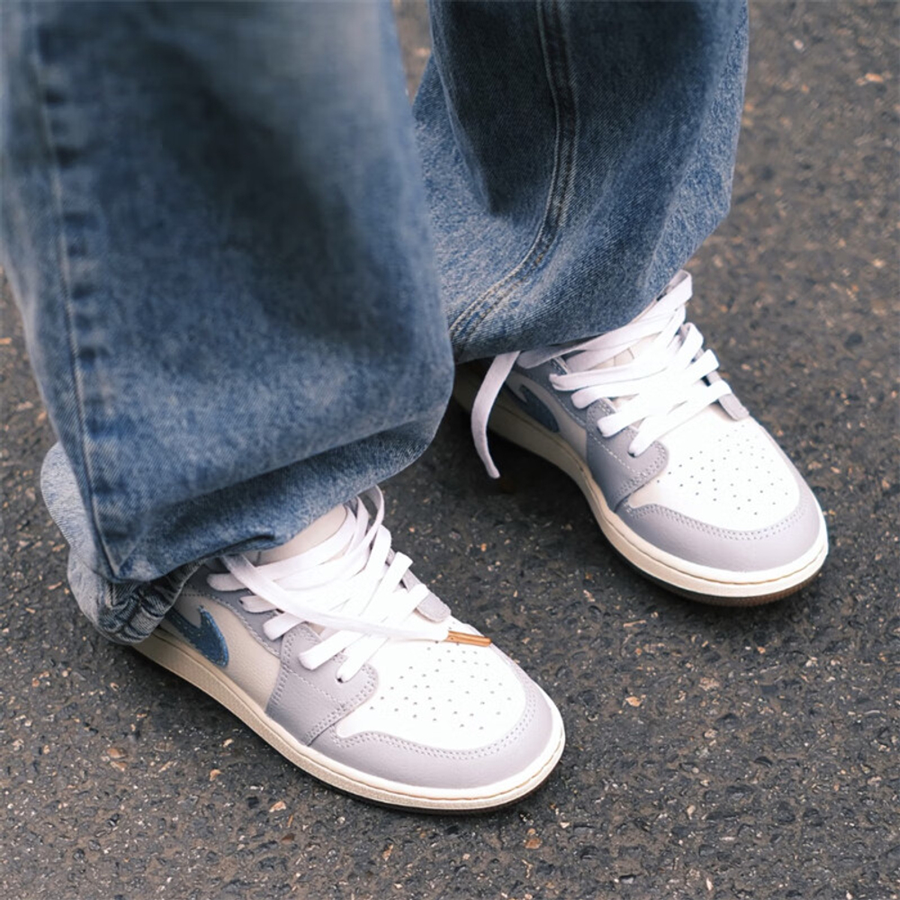Jordan 1 Low Light Armory Blue GS