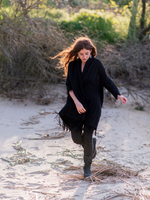 Накидка с бахромой Chintamani короткая (черная)