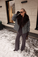 Пуховик из шерсти с английским воротником