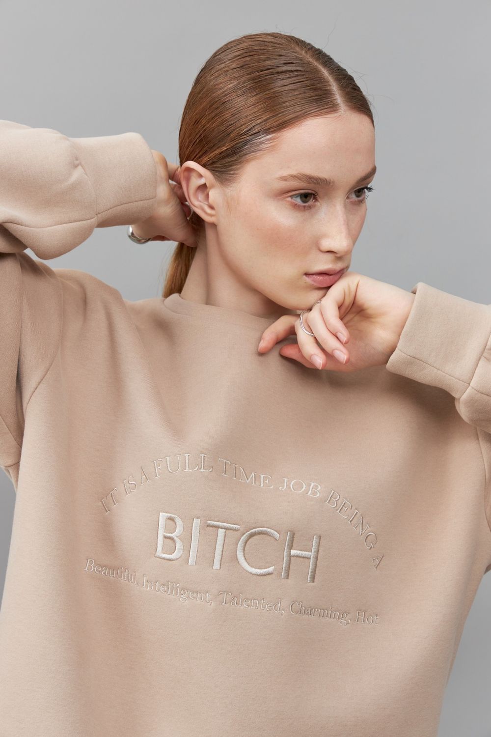 СВИТШОТ «JOB BITCH» ЛАТТЕ