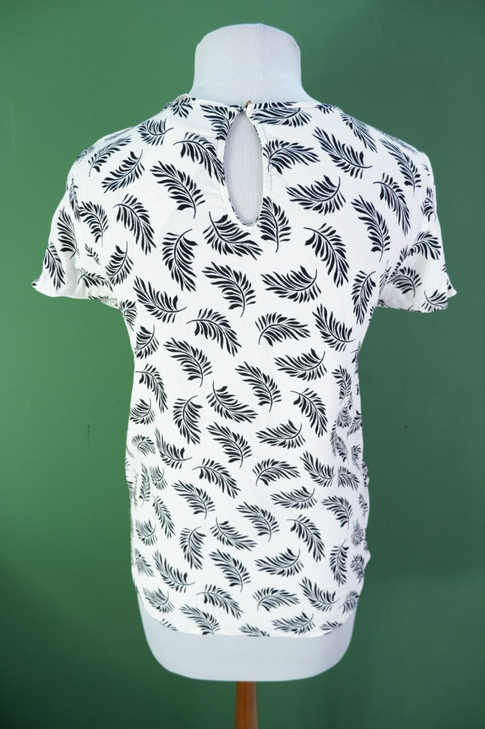 Футболка H&M из вискозы повседневная 42 размер