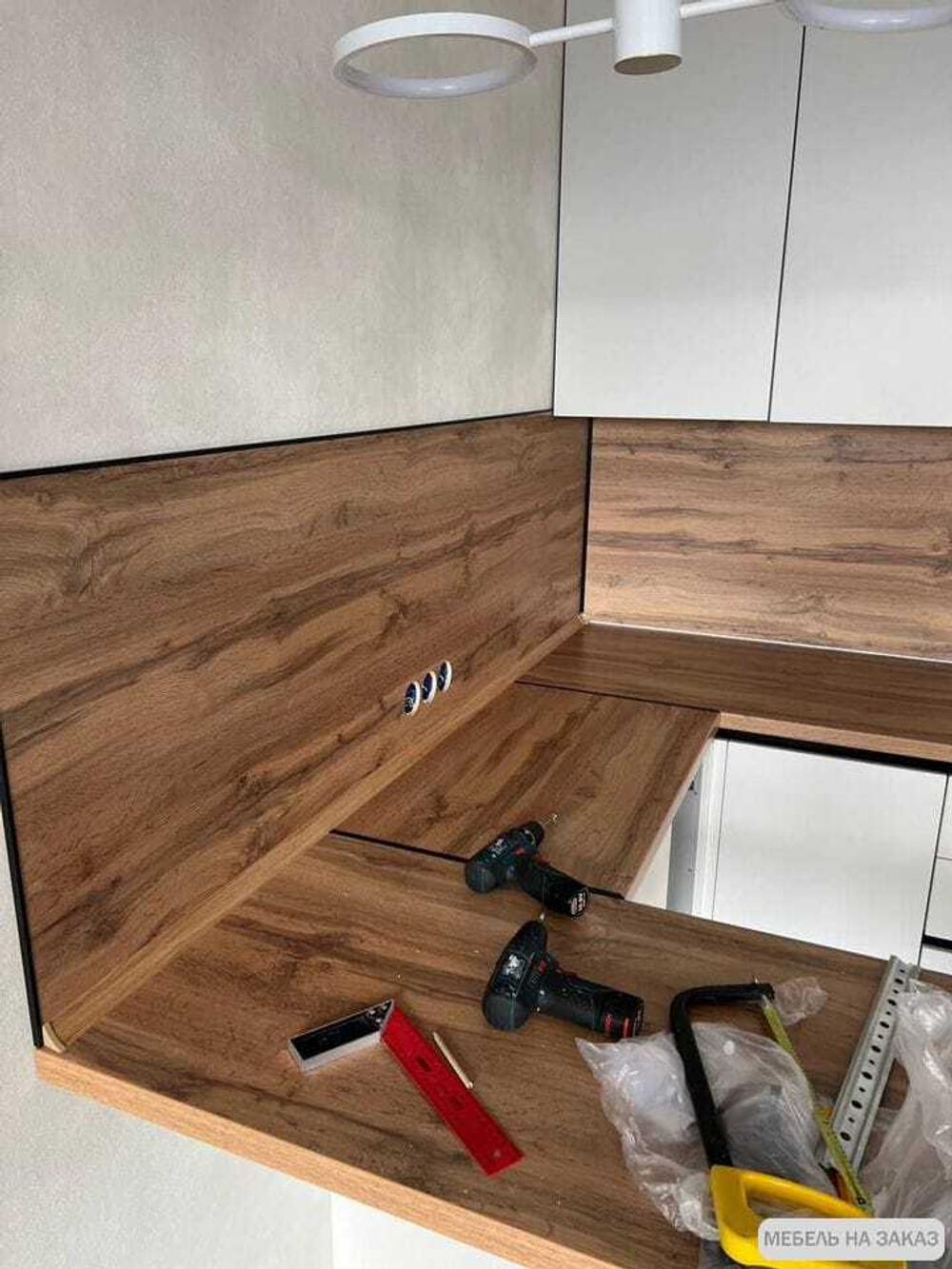 Кухня с барной стойкой