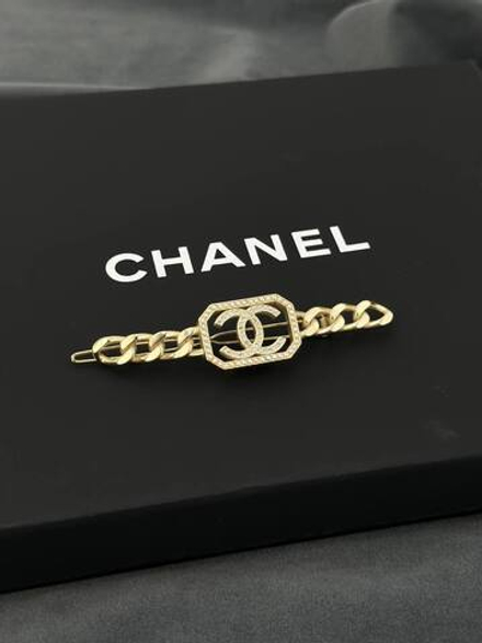 Заколка CHANEL