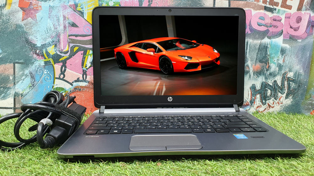 Ноутбук HP i3/4Gb