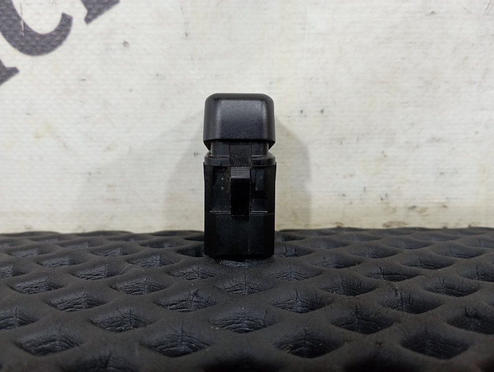 Кнопка массы