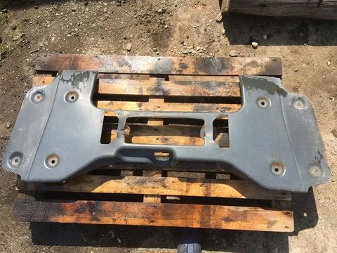 Бампер МАН ТГА/ТГС/ТГХ стальной/металлический (средняя часть)