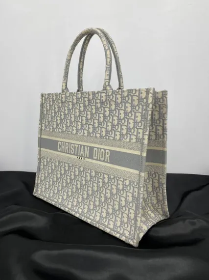 Сумка Dior Book Tote, светло-серый