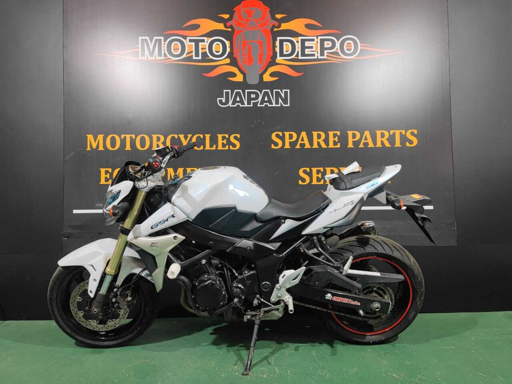 Suzuki GSR750 A , 2012