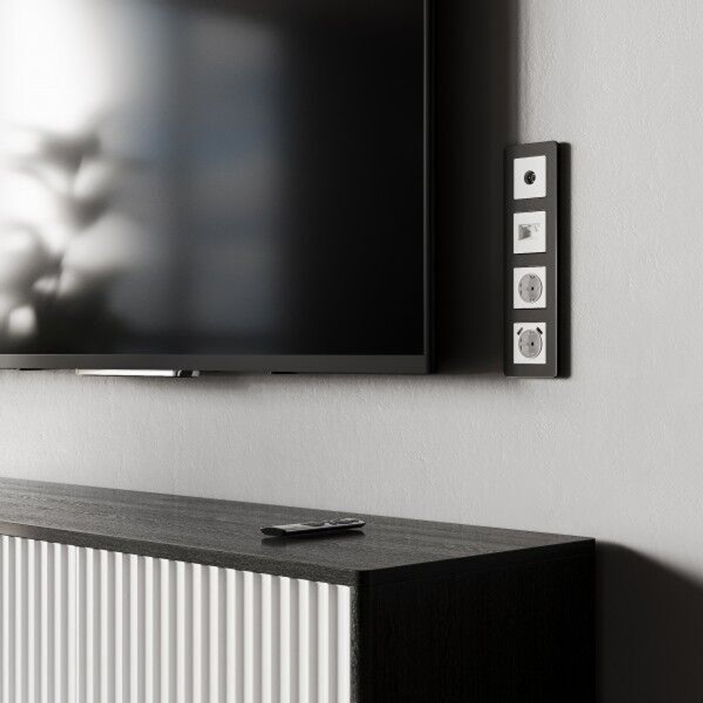 Розетка с заземлением, шторками и USBх2 (белый матовый)