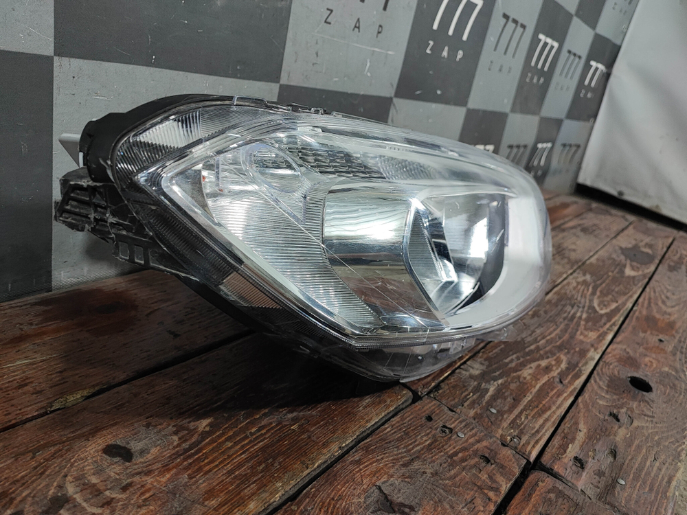 Фара правая Ford Turneo Courier 14-23 Б/У Оригинал JT7613W029AD