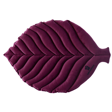Лежанка Mr.Kranch для собак Листочек средняя размер 90х65х5см фиолетовая