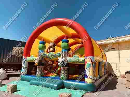 Коммерческий надувной батут "Зверята с крышей" 11*7*6 м