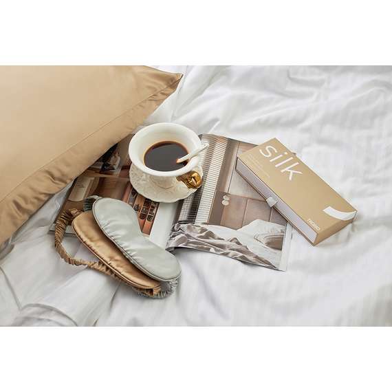 Маска для сна из натурального шелка светло-серого цвета из коллекции essential