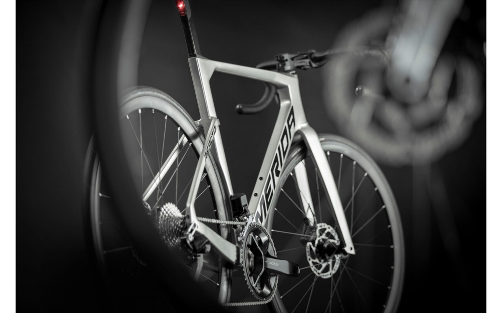 Шоссейный велосипед Merida Reacto 6000 105 Di2 (2023)