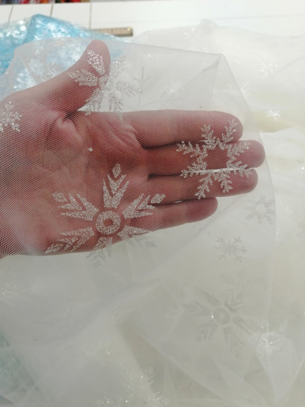 Сетка (узор). Белая, крупные снежинки