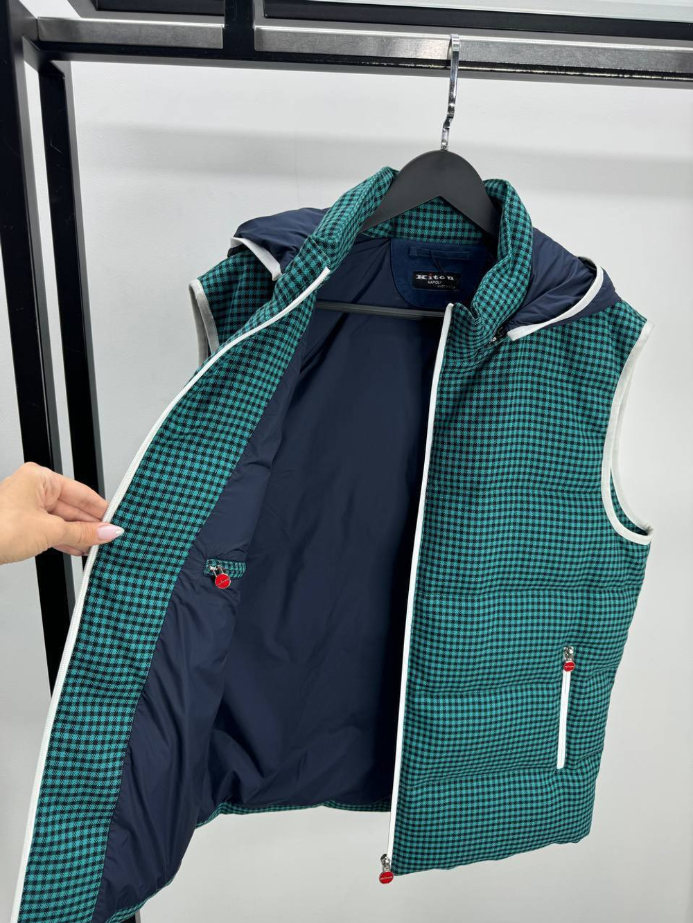 Безрукавка Kiton