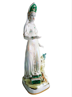 Фарфоровая статуэтка "Дары хозяйки Медной горы" (Дулево)