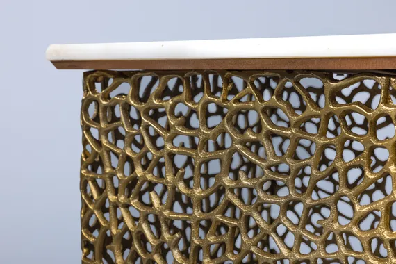 Комплект из 2 столиков Tappstol, белый мрамор, латунь