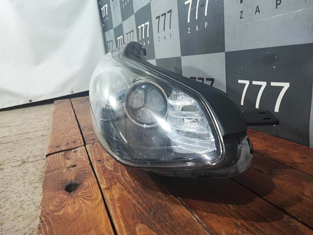 Фара правая галоген Kia Sportage 4 (QL) 16-18 Б/У Оригинал 92102F1010