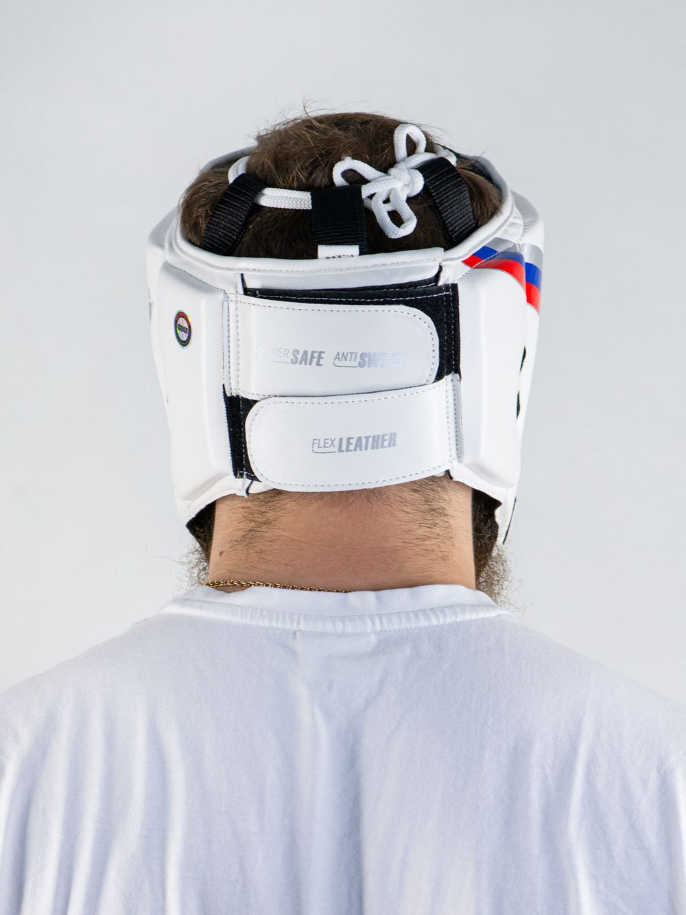 C112 Шлем боксерский Clinch Olimp белый