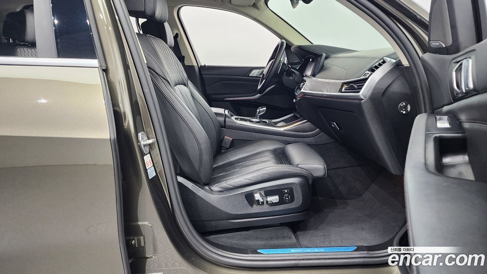 BMW X7 (G07) xDrive 40i Design Pure Excellence 6-и местный (07.2021)