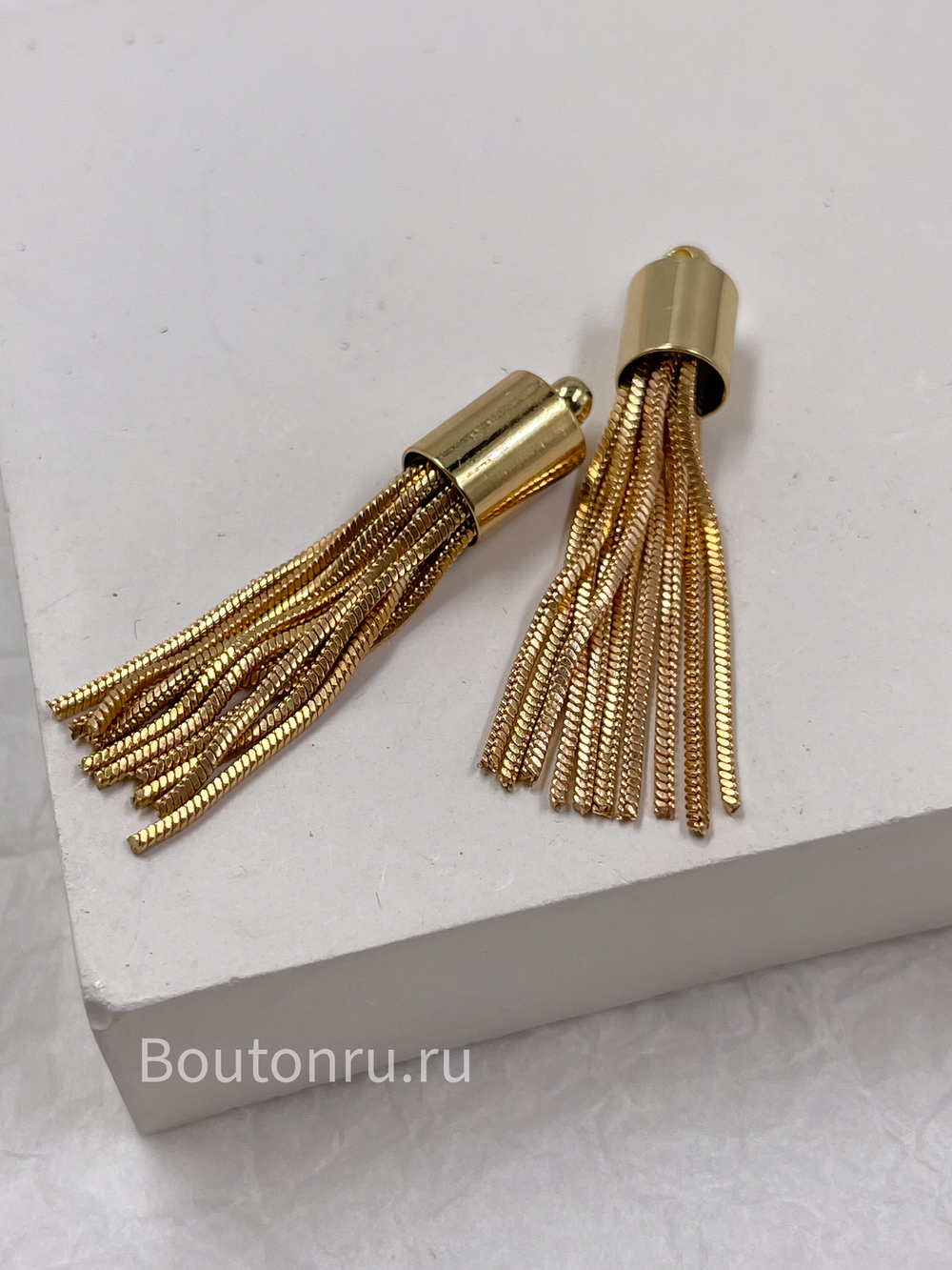 Кисточка подвесная декоративная золотистая 4 см