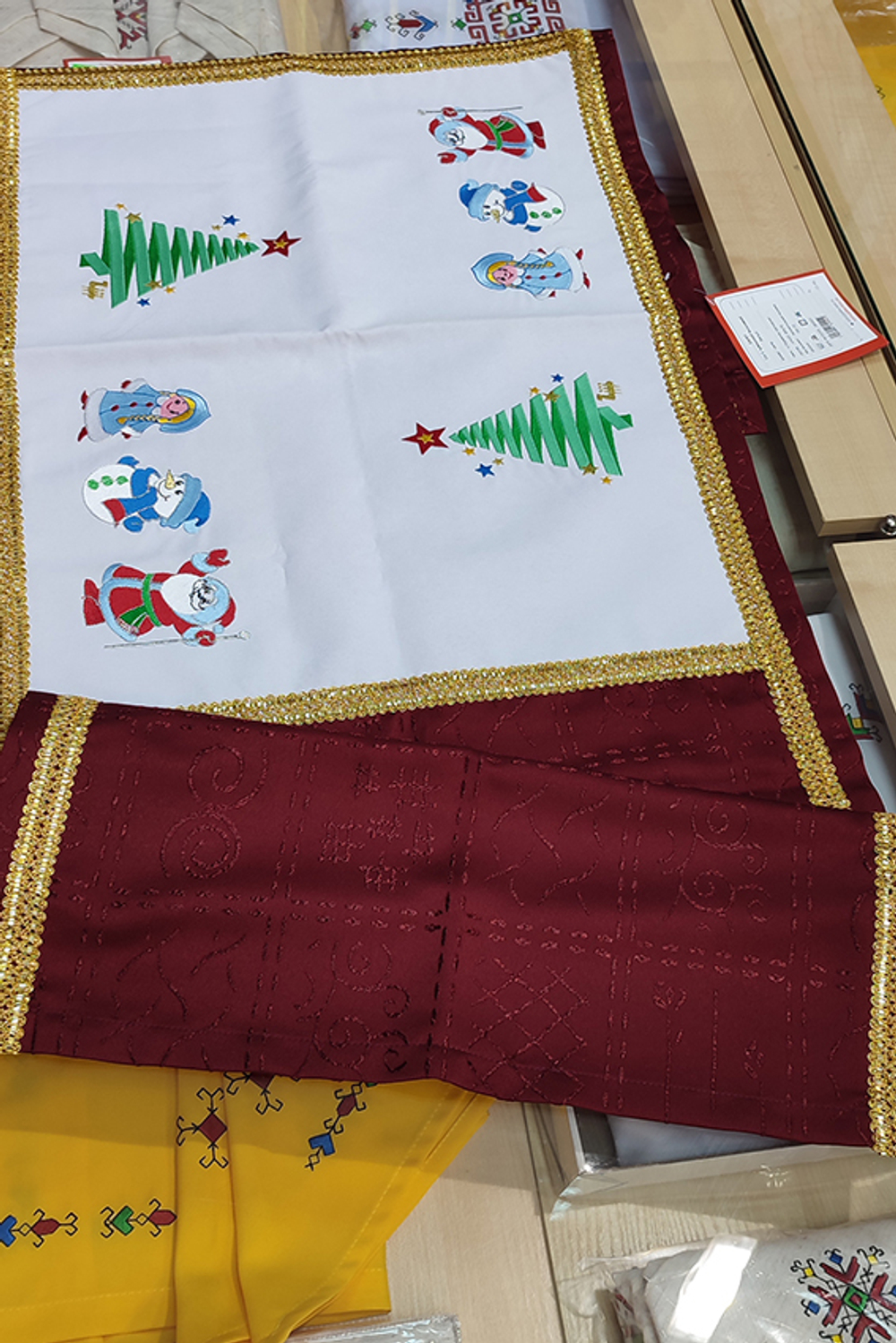 Сет с вышивкой