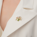 Брошь «Лотос» из лимонного золота с эмалью